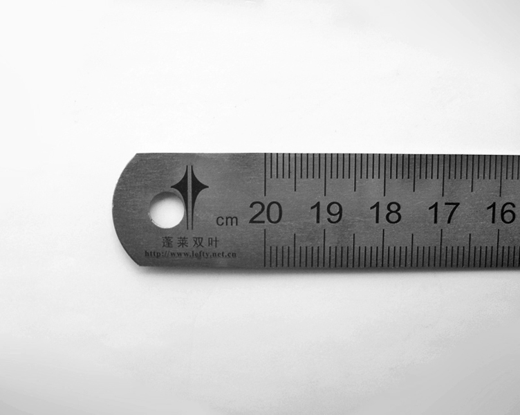 200左手钢直尺b.jpg