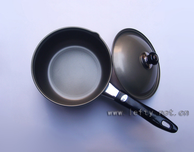 16cm左手铁质不粘奶锅b.jpg