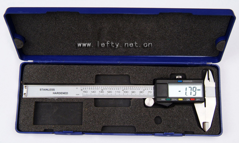 0—150-0.01mm左手数显卡尺（包装）.jpg